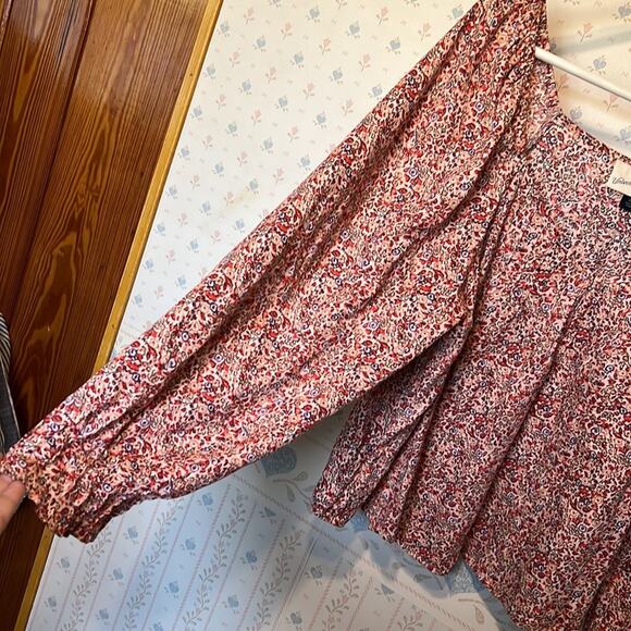 Universal Threads Medium Pink Dainty Floral Long Sleeve Blouse - Picture 4 of 14